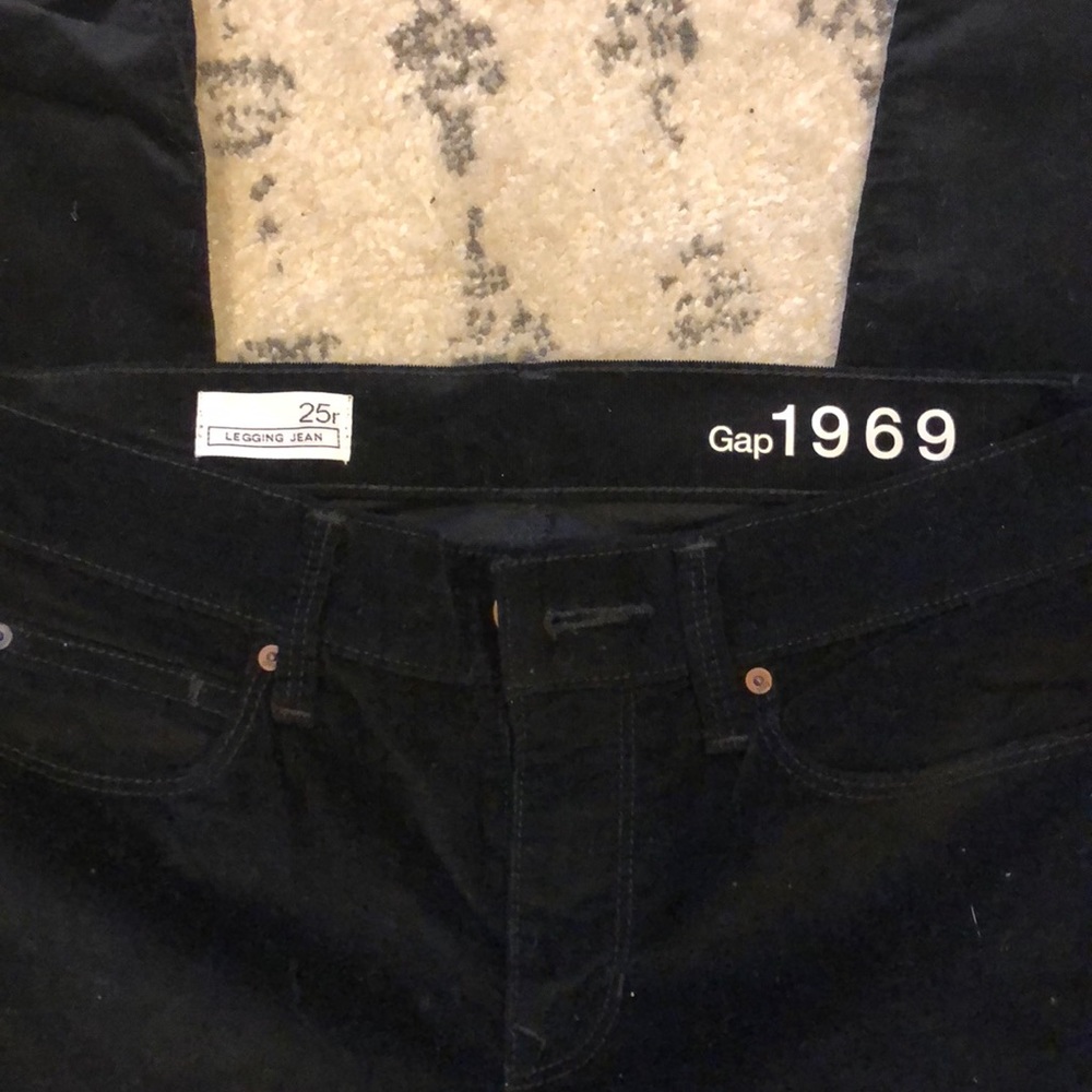 Gap legging cords